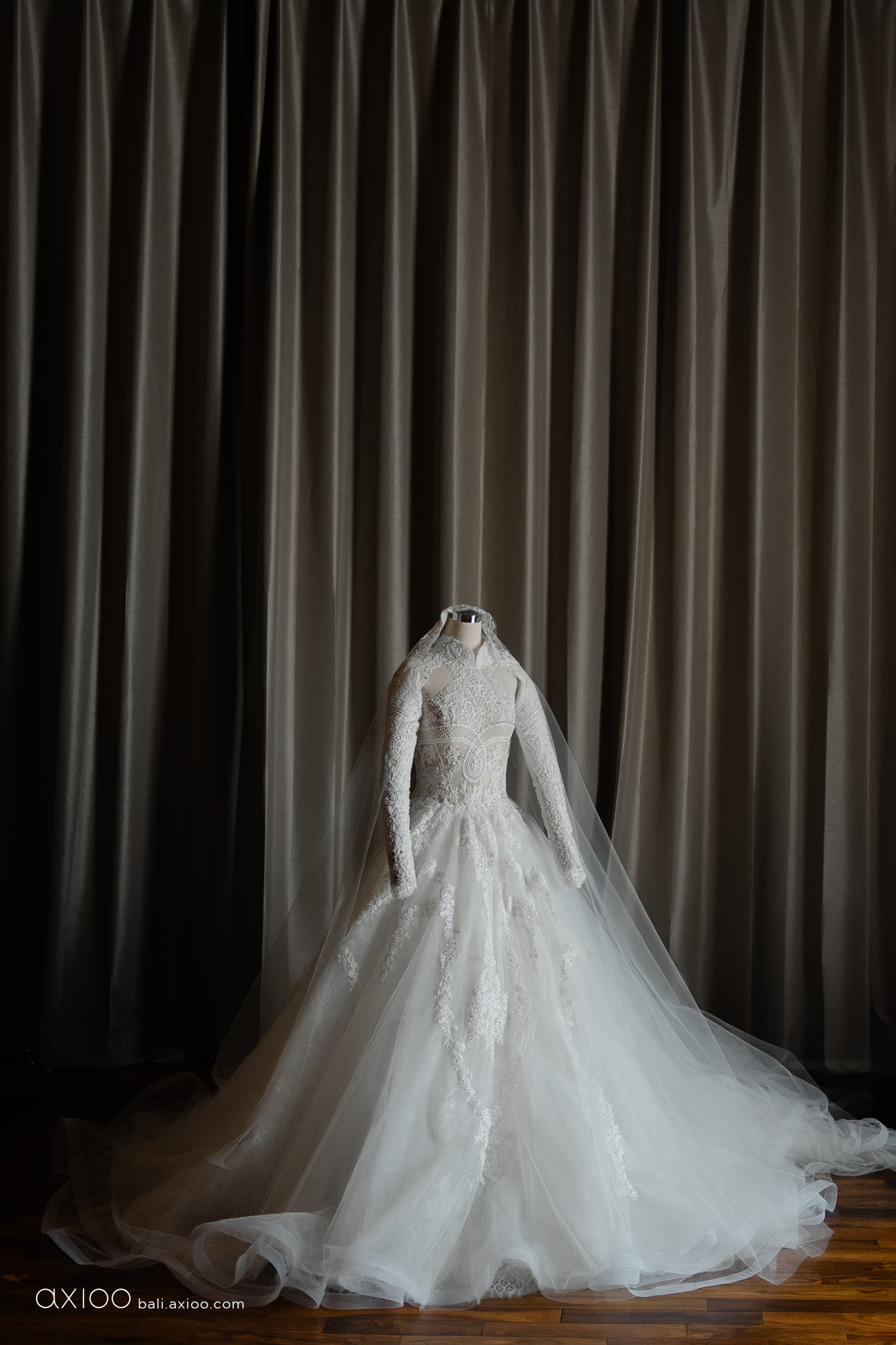 Axioo: Beyond The Spotlight